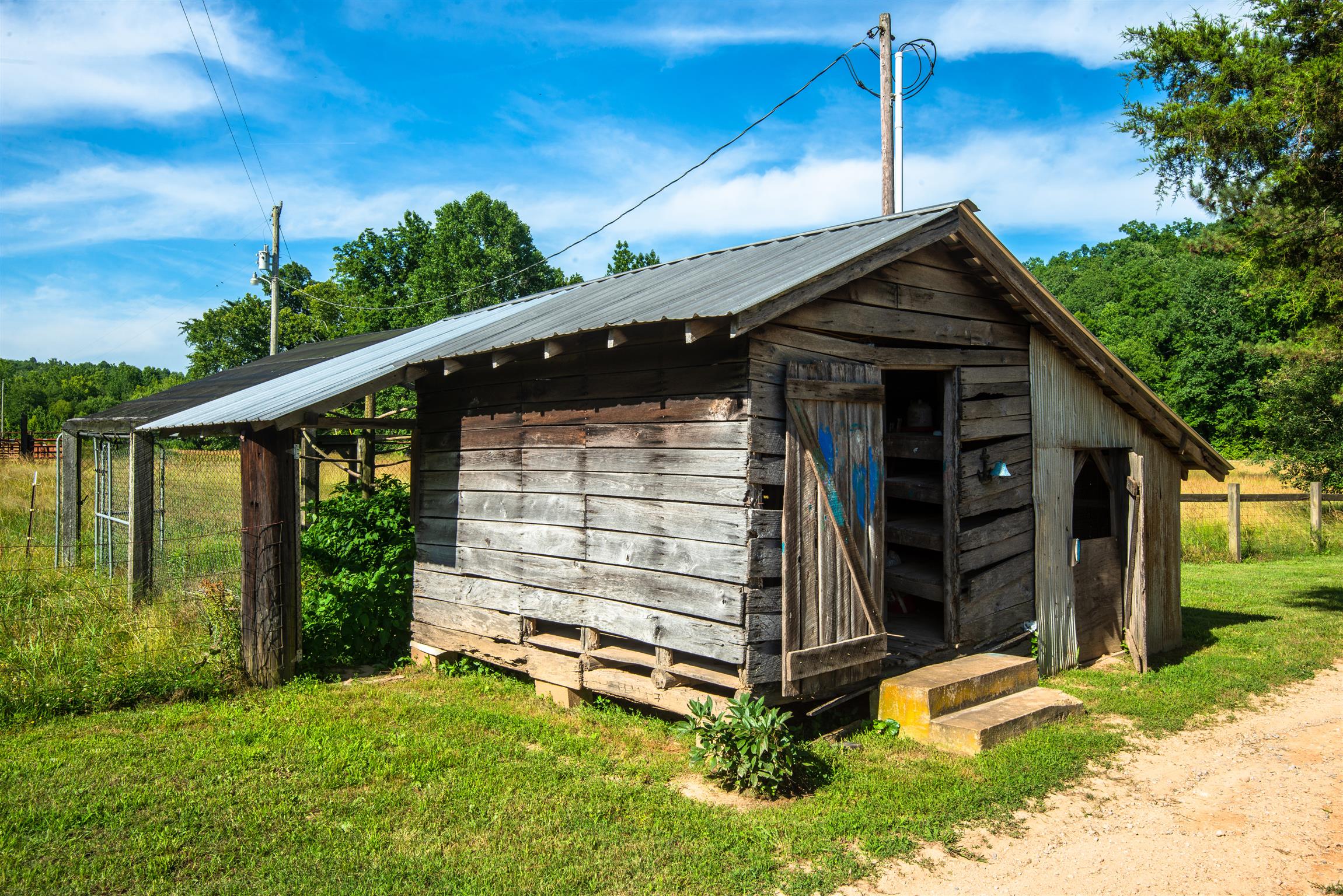 3198 Arnold Road Centerville, TN 37033 - Photo 25 of 30 Chicken Coop/ Shed