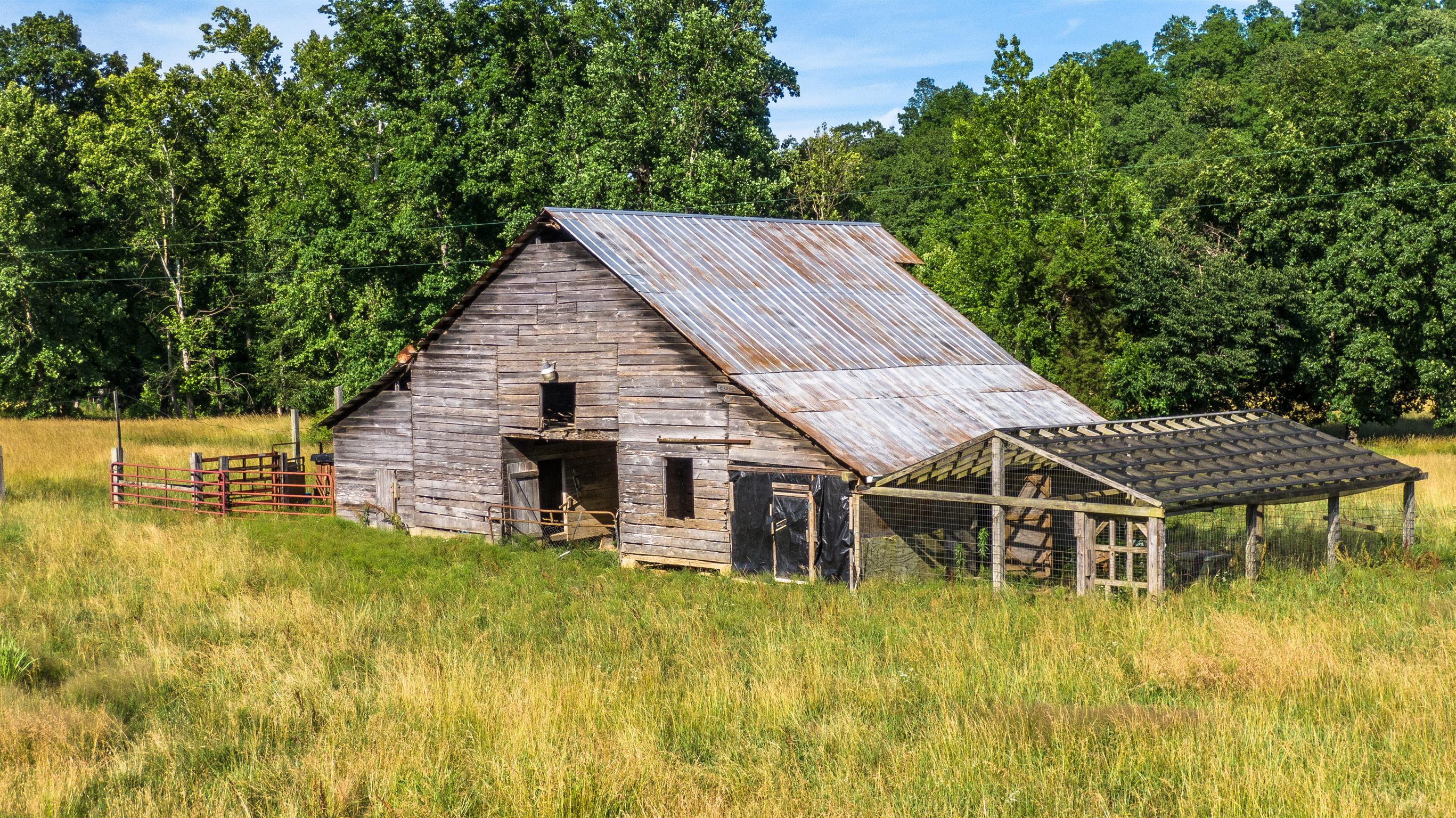 3198 Arnold Road Centerville, TN 37033 - Photo 26 of 30 Rustic Barn ~ bring your horses, cattle, or bison.