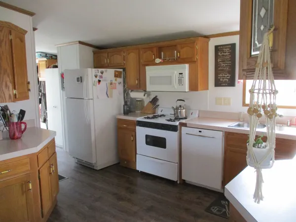 $885,000 | S7300 & S7304 Sandusky, Hillpoint, WI 53937
