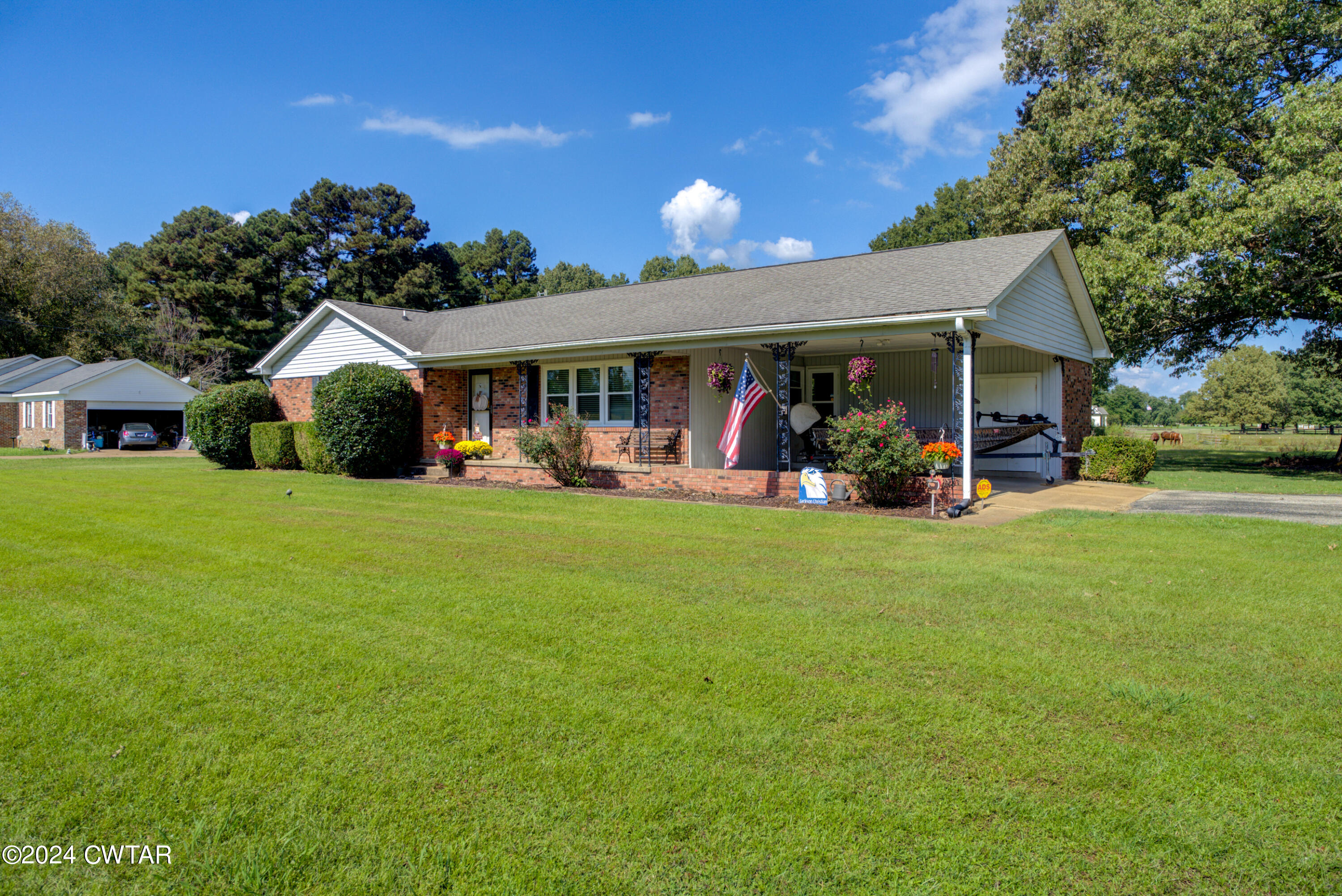 614 Old Bells Road Jackson, TN 38305 - Photo 2 of 25 3