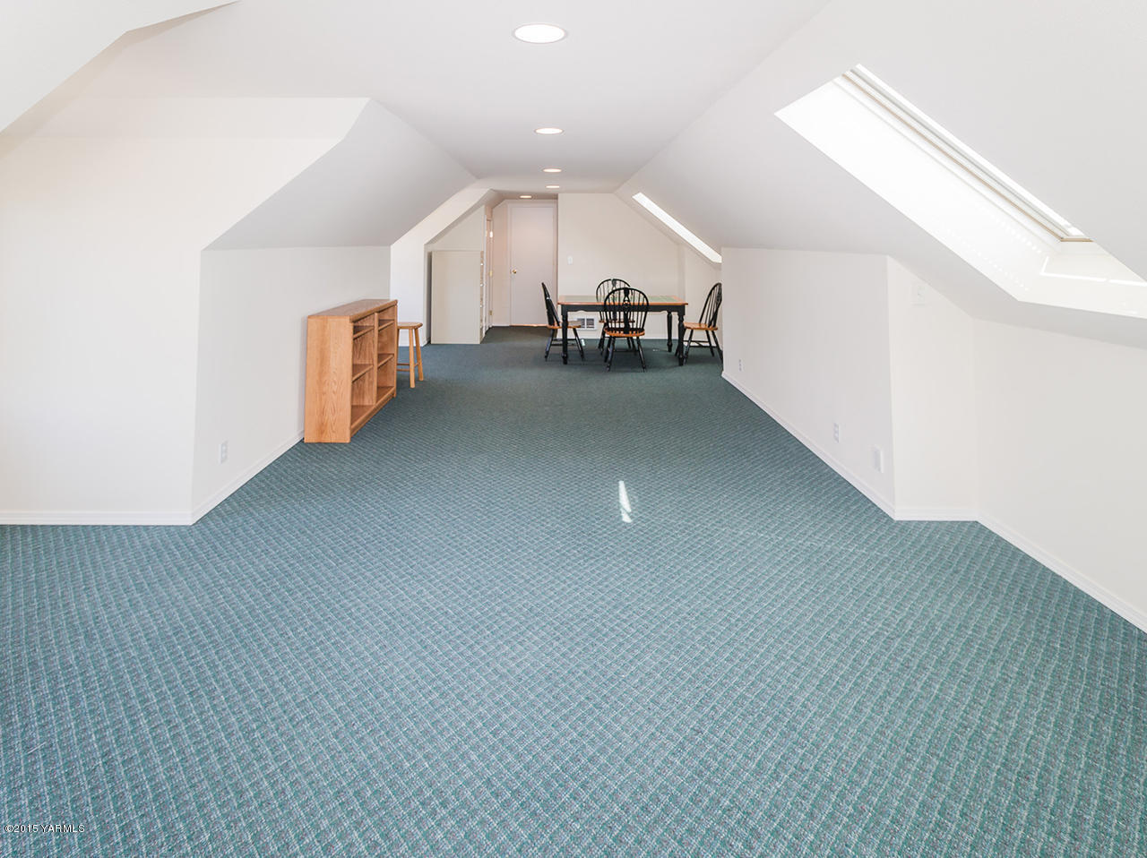 2971 Nelson Road Yakima, WA 98903 - Photo 40 of 43 a view of a hallway with stairs