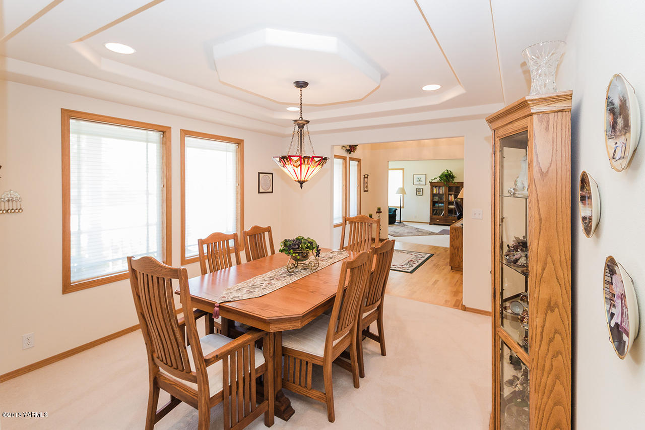 2971 Nelson Road Yakima, WA 98903 - Photo 10 of 43 a view of a dining room with furniture window and outside view