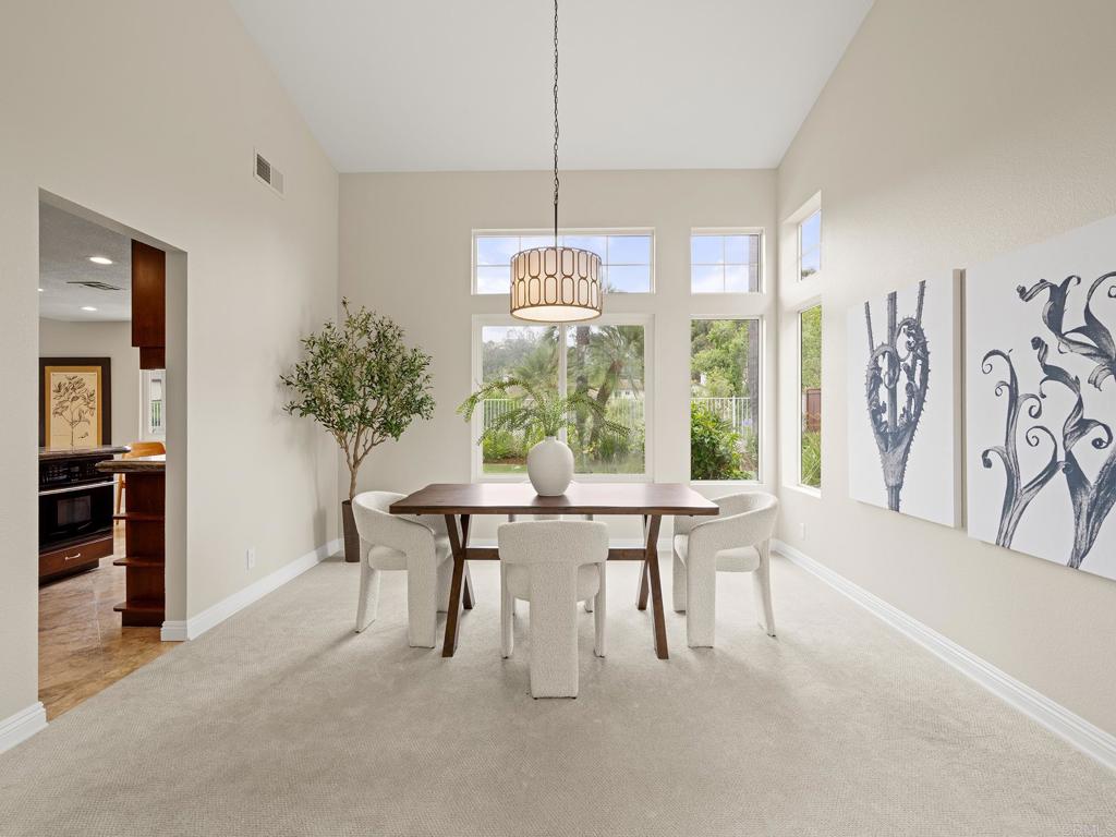 1661 Willowhaven Road Encinitas, CA 92024 - Photo 4 of 40 Dining Room