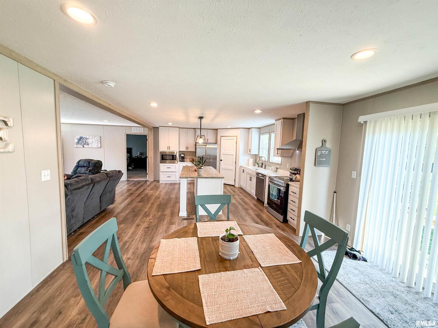 119 South 6th Street Southwest Clay City, IL 62824 - Photo 18 of 90