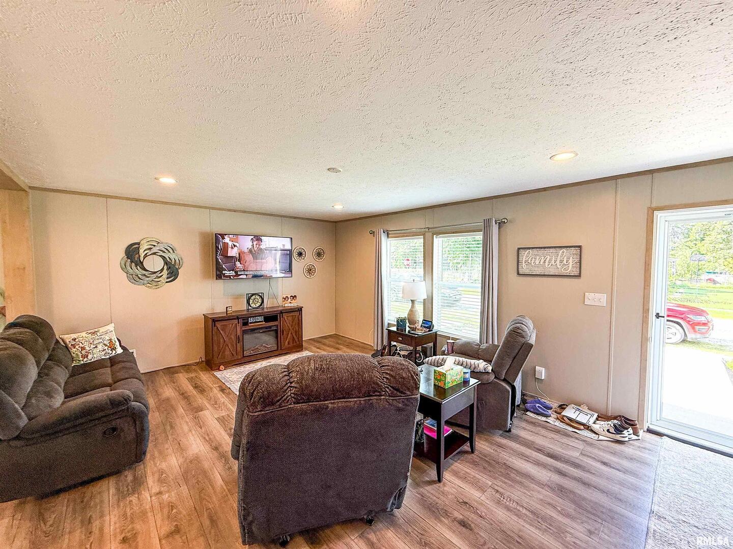 119 South 6th Street Southwest Clay City, IL 62824 - Photo 4 of 90 a living room with furniture and a window