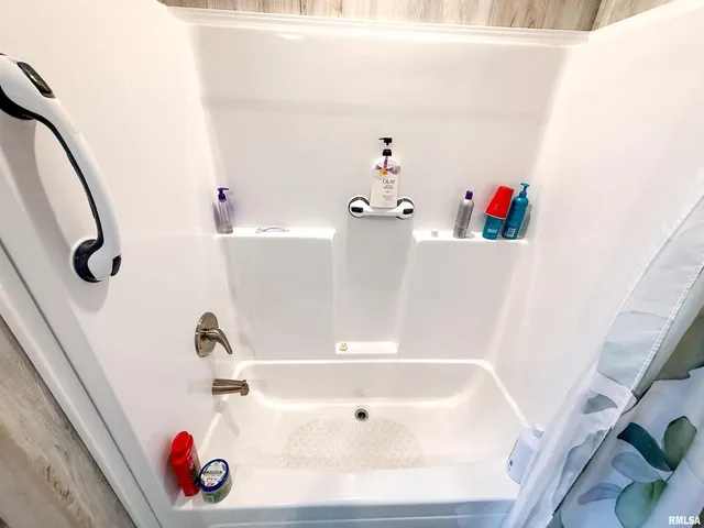 $215,000 | 119 South 6th Street Southwest, Clay City, IL 62824