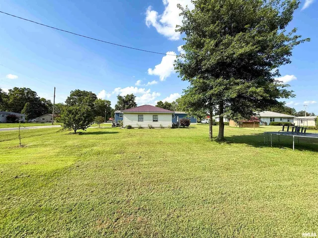 $215,000 | 119 South 6th Street Southwest, Clay City, IL 62824