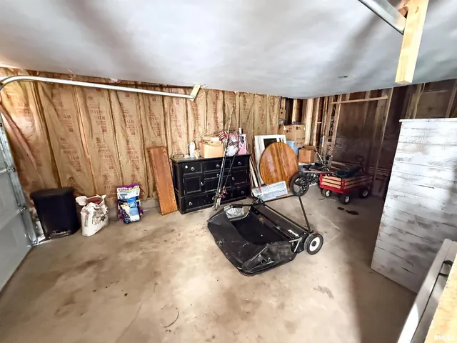 $215,000 | 119 South 6th Street Southwest, Clay City, IL 62824