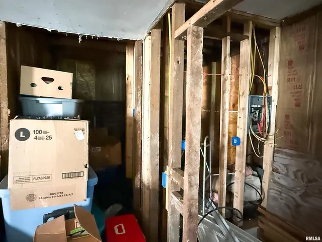 $215,000 | 119 South 6th Street Southwest, Clay City, IL 62824