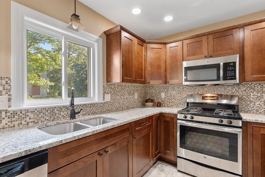 15 Acton Road Ashland, MA 01721 - Photo 4 of 26 Gallery Image 4