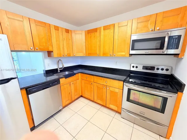 $1,995 | 7840 Camino Real, Unit P303, Miami, FL 33143