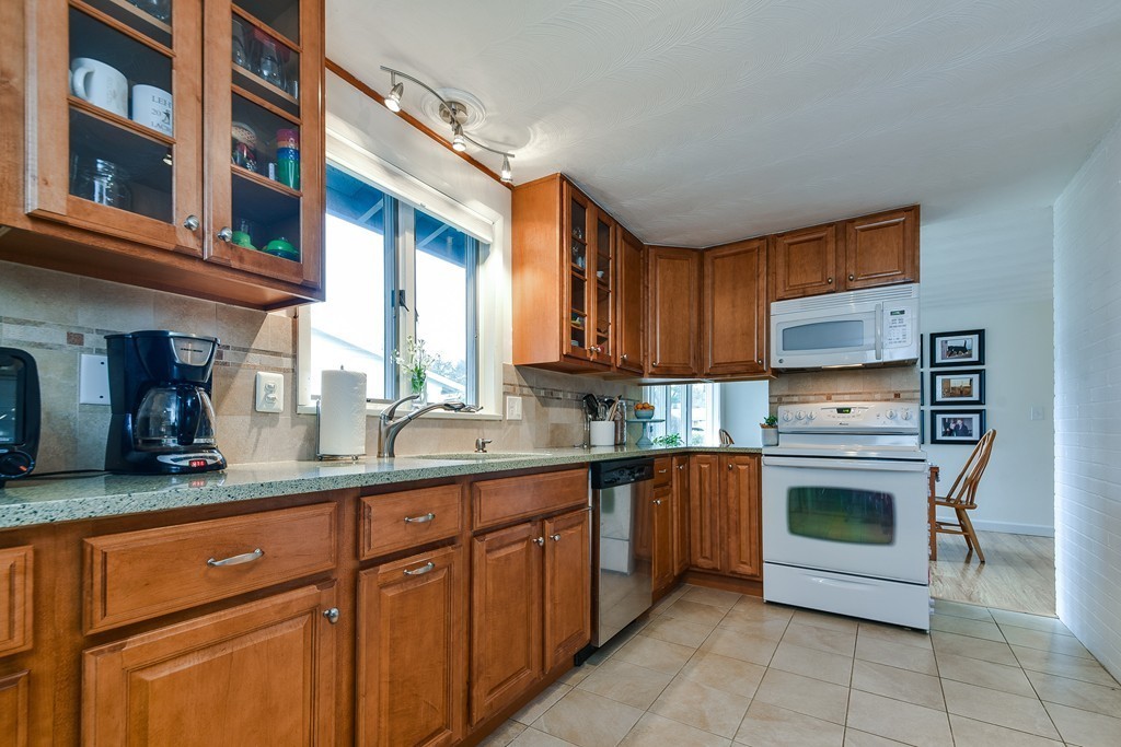 11 Leonard Road Framingham, MA 01701 - Photo 9 of 30 Gallery Image 9