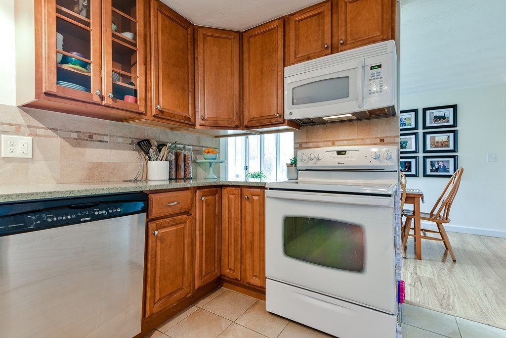 11 Leonard Road Framingham, MA 01701 - Photo 10 of 30 Gallery Image 10
