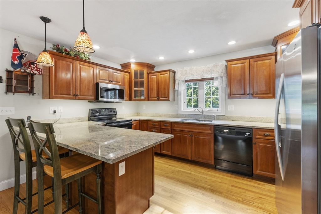 14 Harbor Light Road Leominster, MA 01453 - Photo 5 of 38 Gallery Image 5