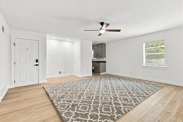 $1,299 | 1900 Sutter Street, Unit B, Fort Worth, TX 76107