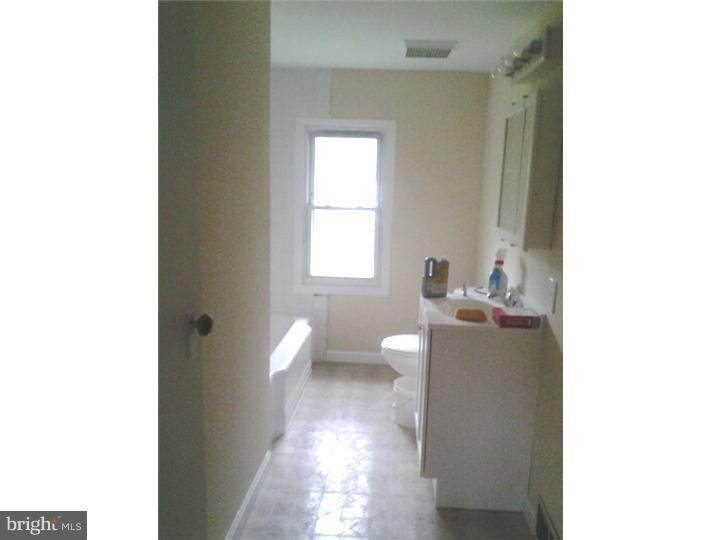 26 Henry Road Gibbsboro, NJ 08026 - Photo 4 of 8 Bathroom