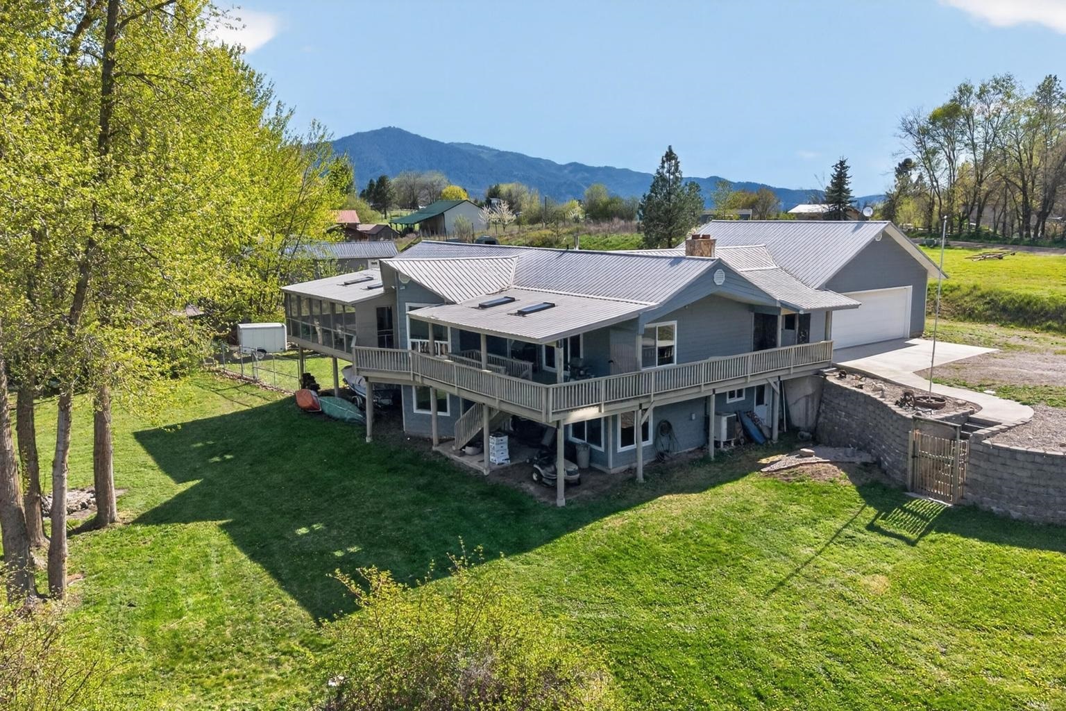 927 Mission Lake Road Kettle Falls, WA 99141 - Photo 32 of 40