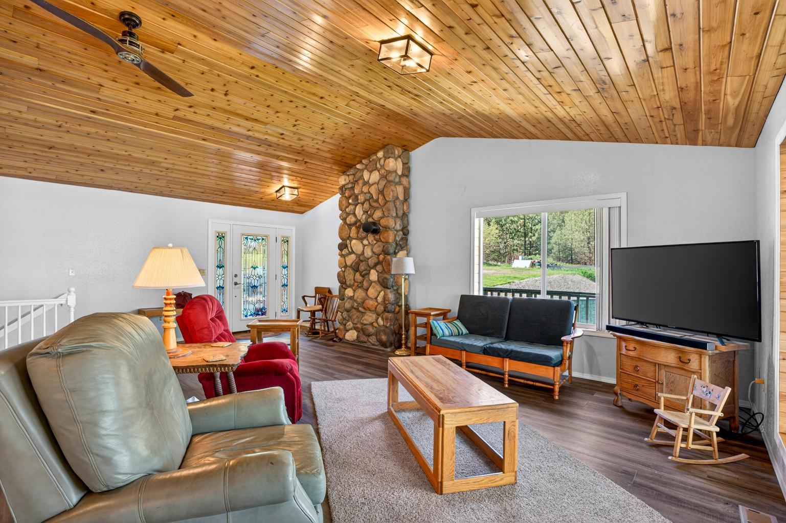 927 Mission Lake Road Kettle Falls, WA 99141 - Photo 8 of 40