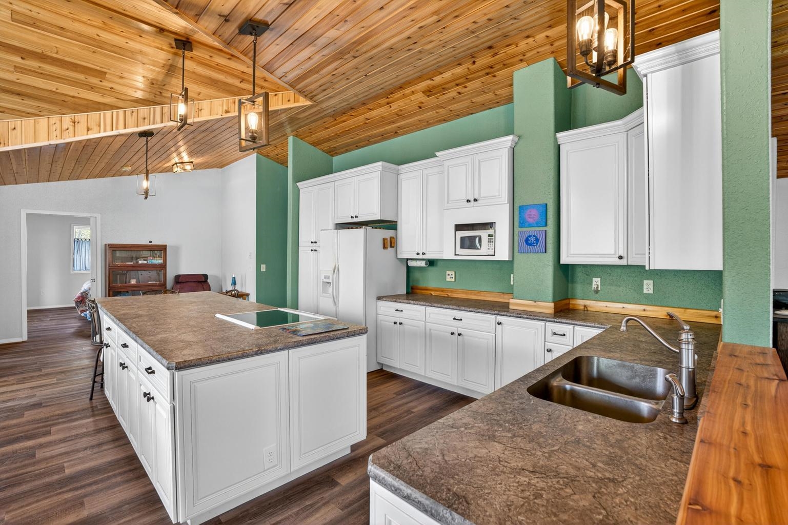 927 Mission Lake Road Kettle Falls, WA 99141 - Photo 10 of 40