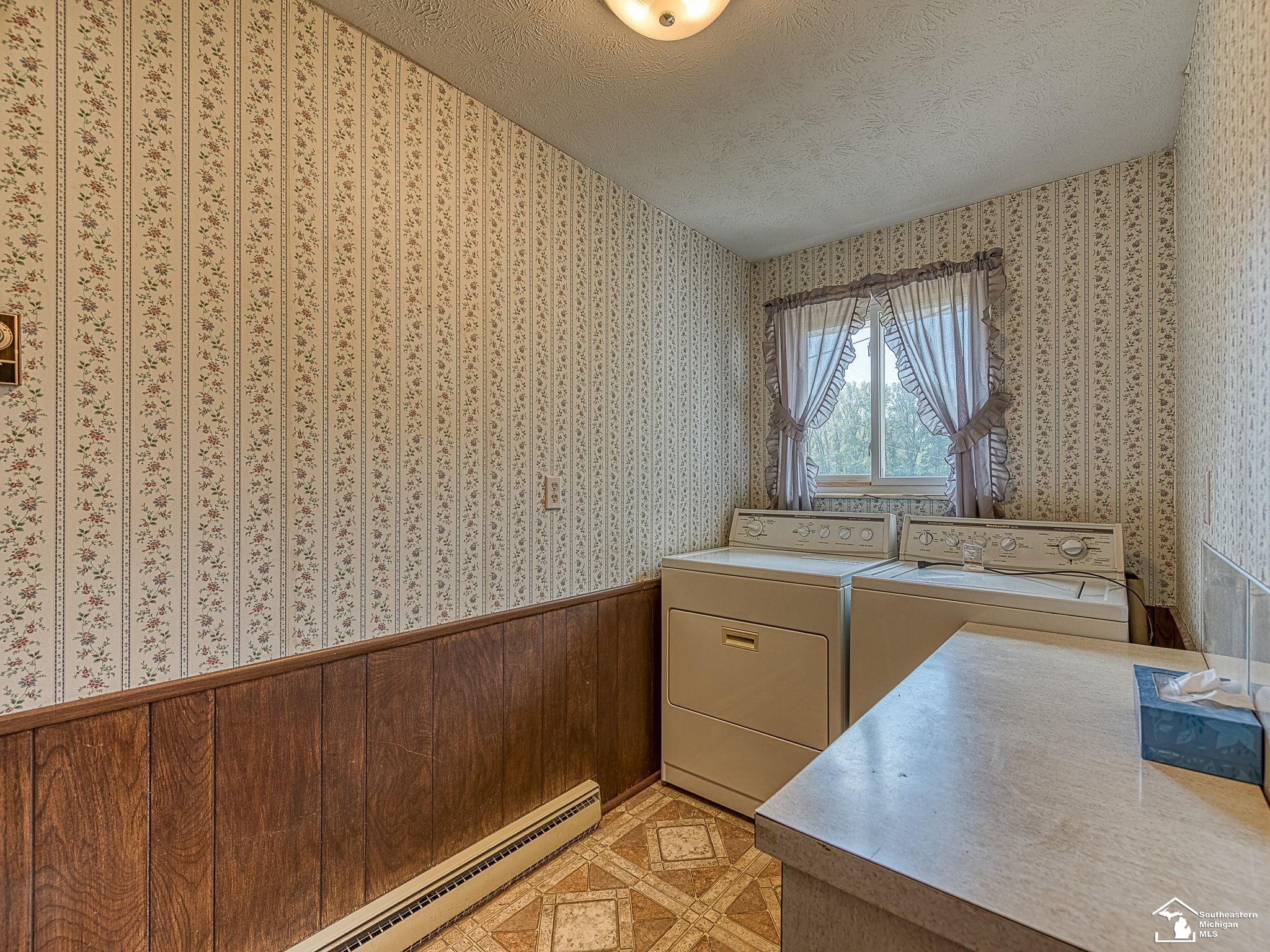 3563 Blue Bush Road Monroe, MI 48162 - Photo 12 of 53 50156006-e33f13e7-c9bc-4585-900b-1133d8968d11.JPG