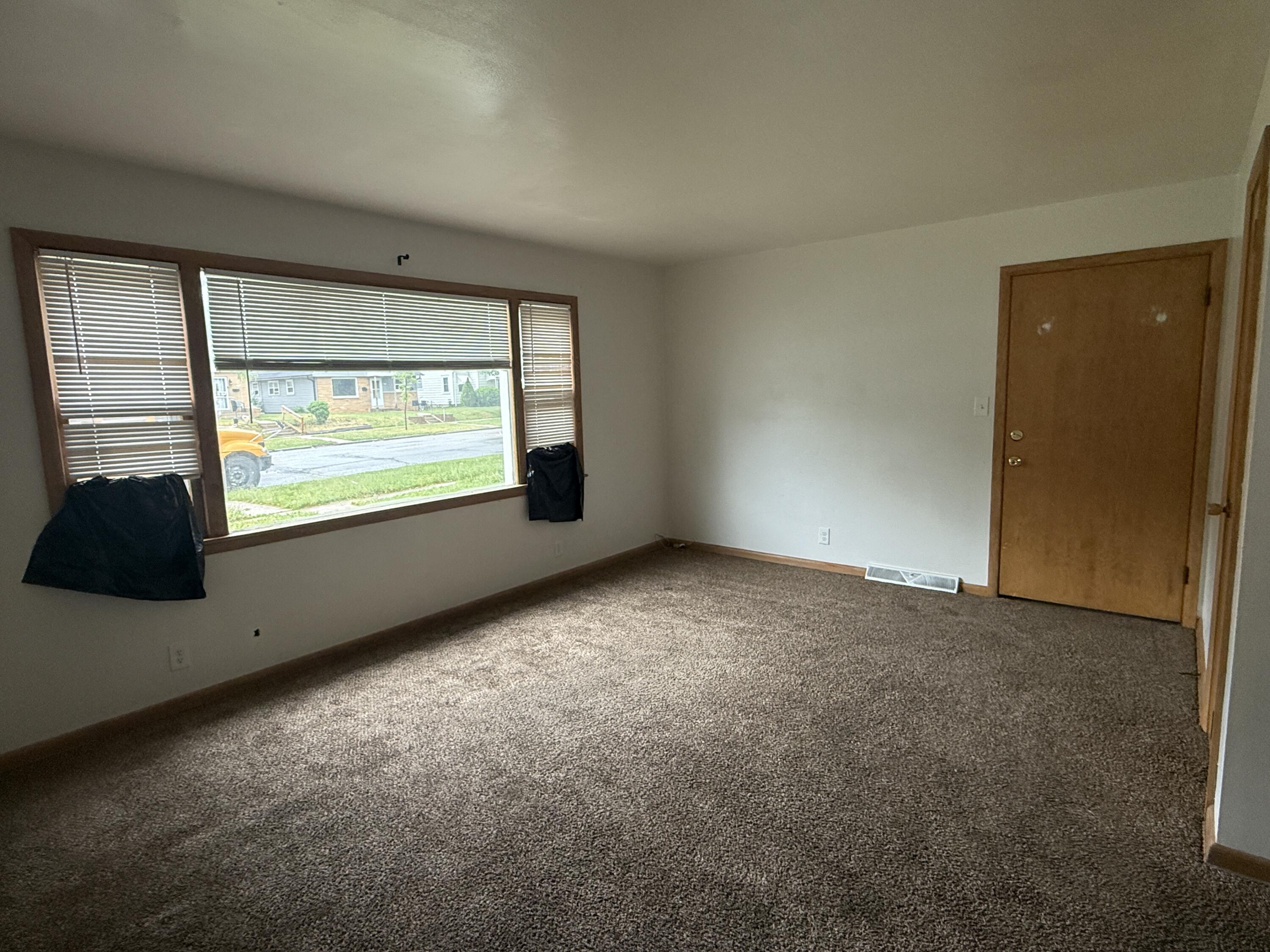 4683 North 68th Street Milwaukee, WI 53218 - Photo 2 of 10 IMG_8812