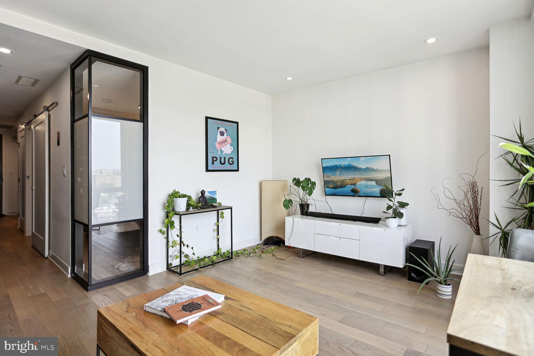 37 L Street Southeast, Unit 803 Washington, DC 20003 - Photo 4 of 20 Gallery Image 4