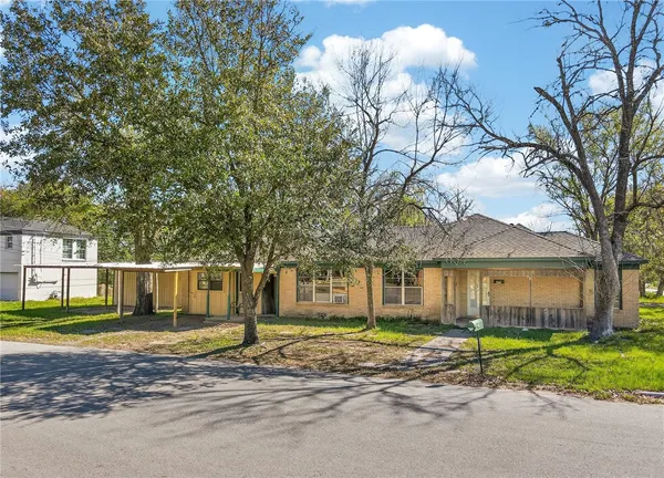 $229,900 | 600 East William Joel Bryan Parkway, Bryan, TX 77803