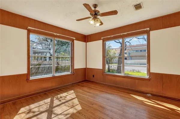 $229,900 | 600 East William Joel Bryan Parkway, Bryan, TX 77803