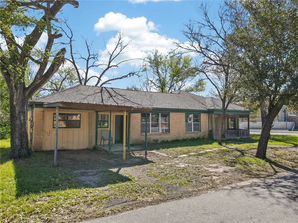 $229,900 | 600 East William Joel Bryan Parkway, Bryan, TX 77803