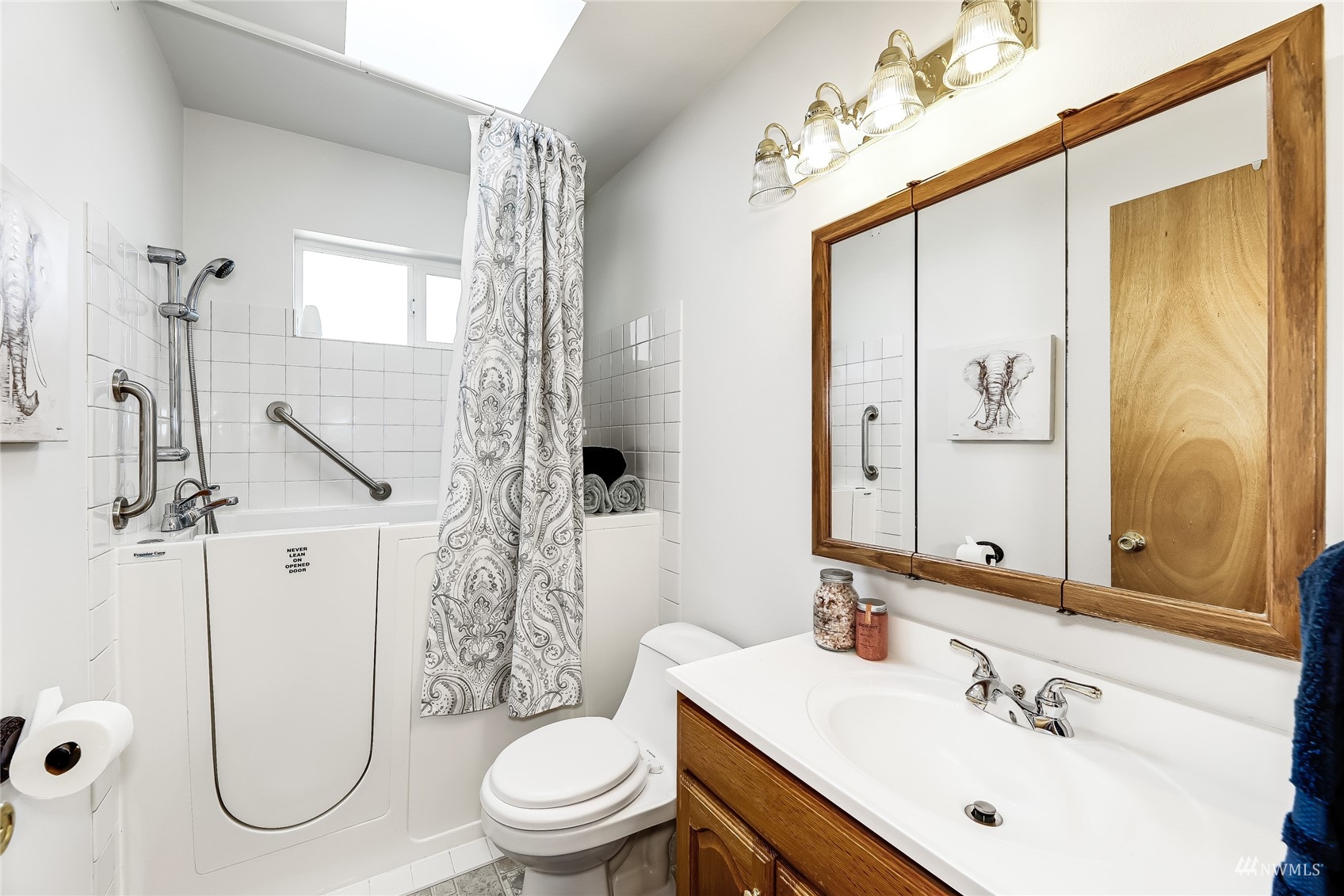 5626 45th Avenue Southwest Seattle, WA 98136 - Photo 12 of 23 Gallery Image 12