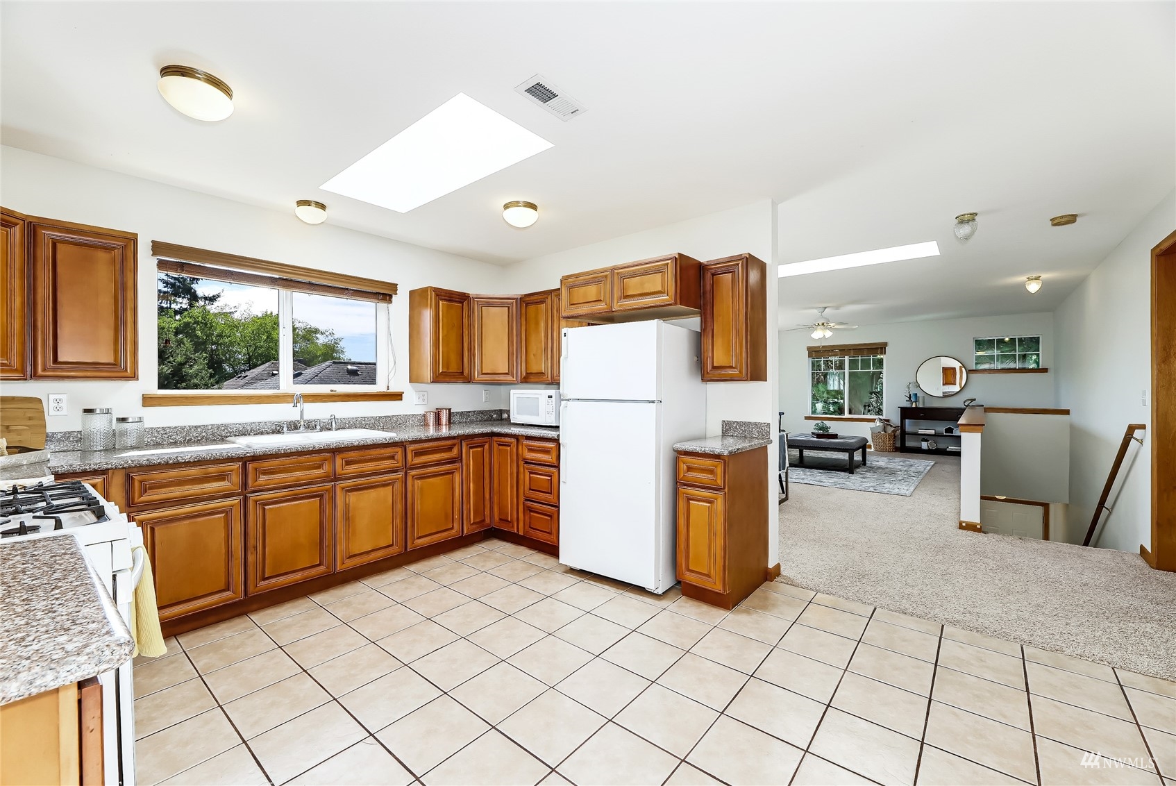 5626 45th Avenue Southwest Seattle, WA 98136 - Photo 10 of 23 Gallery Image 10