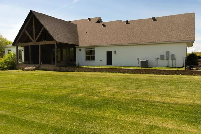 $3,800,000 | 7598 Campbell's Corner Road, Macedonia, IL 62860