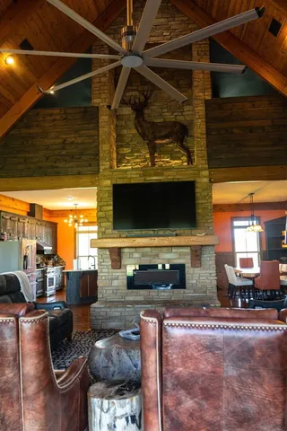 $3,800,000 | 7598 Campbell's Corner Road, Macedonia, IL 62860