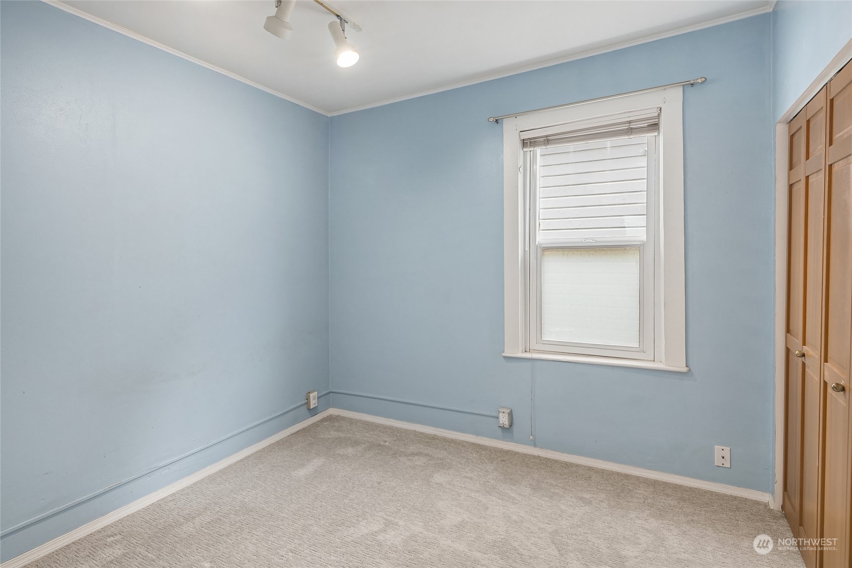742 North 71st Street Seattle, WA 98103 - Photo 12 of 21 Gallery Image 12