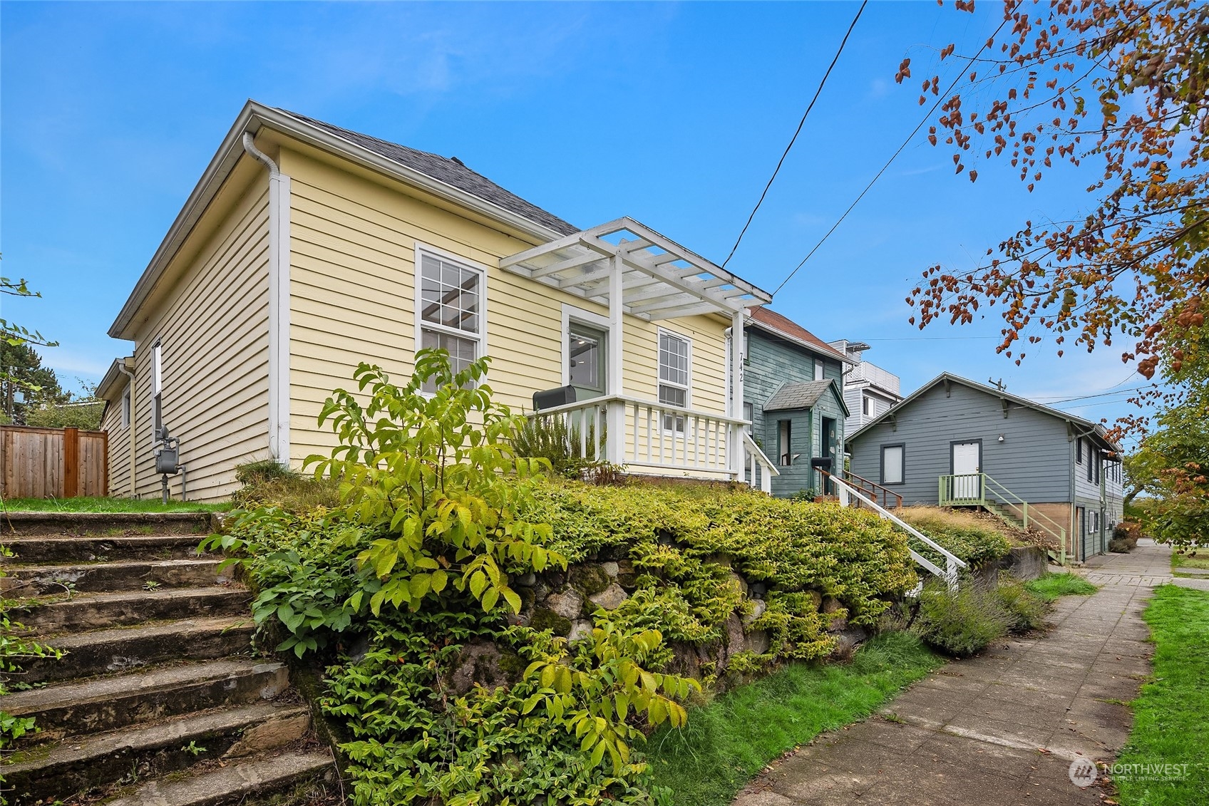 742 North 71st Street Seattle, WA 98103 - Photo 2 of 21 Gallery Image 2