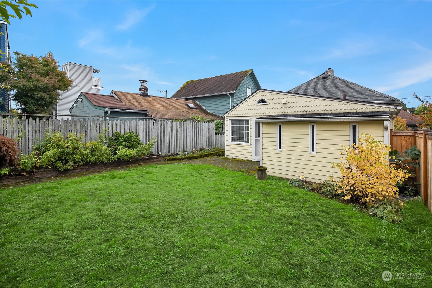 742 North 71st Street Seattle, WA 98103 - Photo 4 of 21 Gallery Image 4