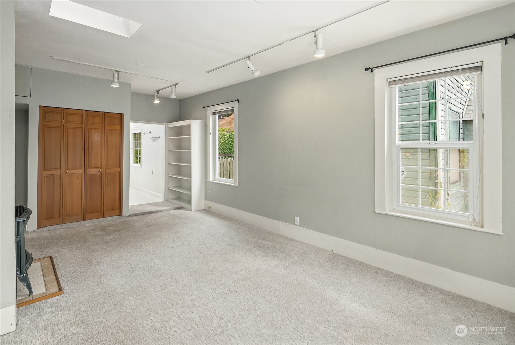 742 North 71st Street Seattle, WA 98103 - Photo 9 of 21 Gallery Image 9