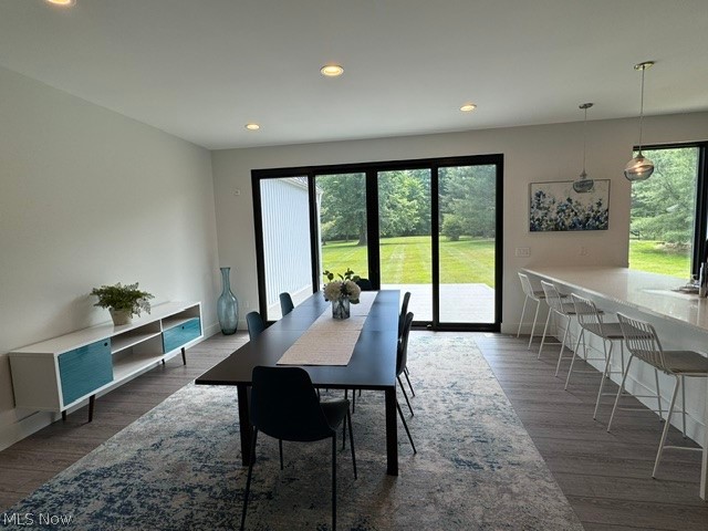 14827 Caves Road Novelty, OH 44072 - Photo 4 of 17 Dining room /slider to the deck