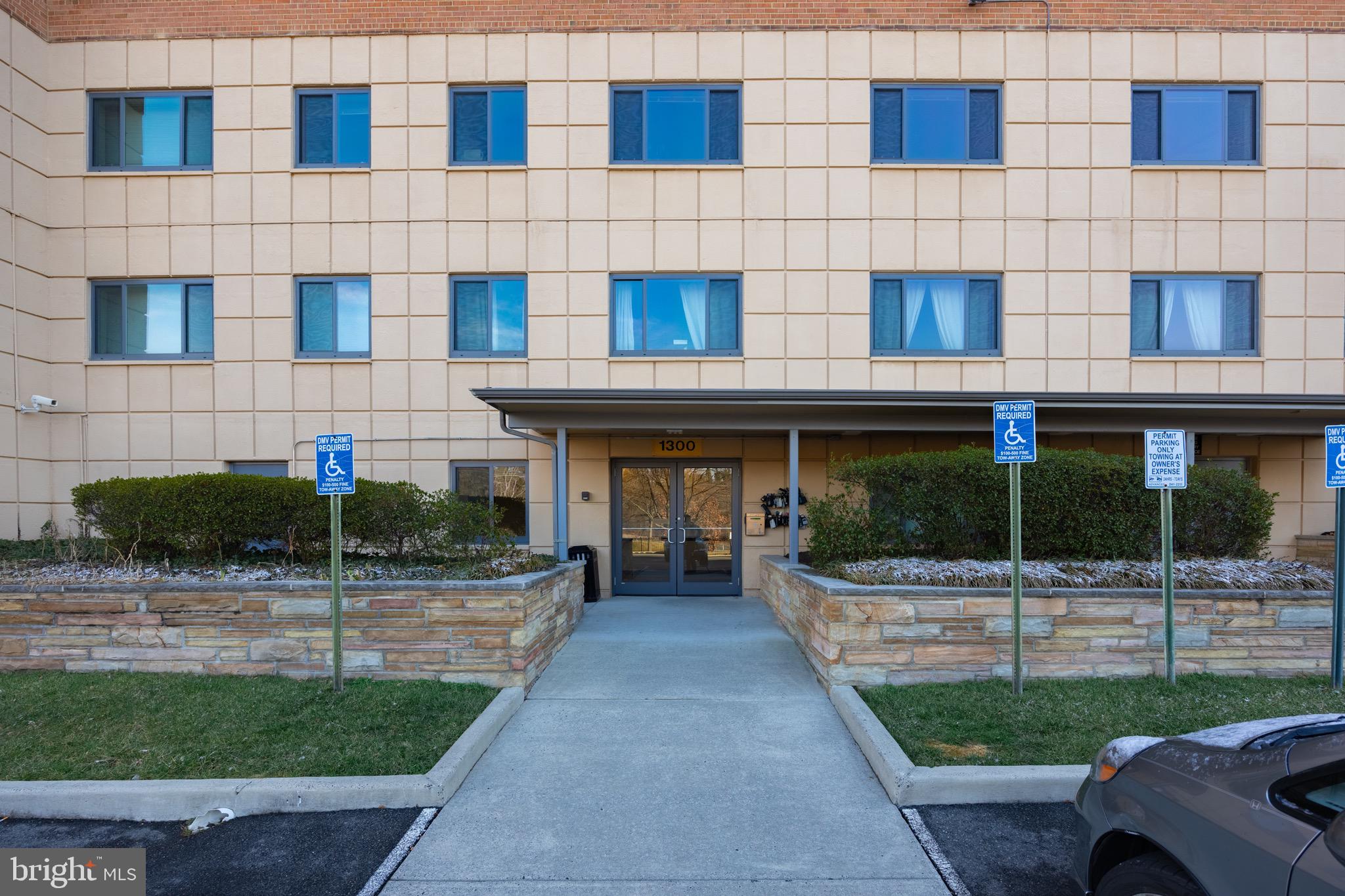 1300 South Arlington Ridge Road, Unit 717 Arlington, VA 22202 - Photo 14 of 20 Back of building walk out to Parking Lot