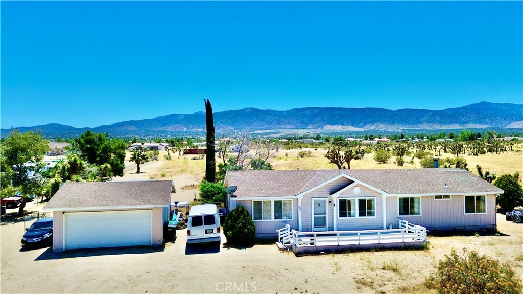 397 Joshua Hills Road Pinon Hills, CA 92372 - Photo 3 of 20