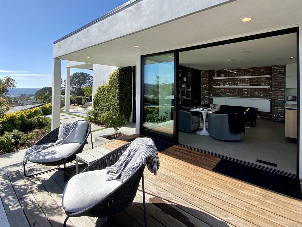 12894 Via Latina Del Mar, CA 92014 - Photo 5 of 20