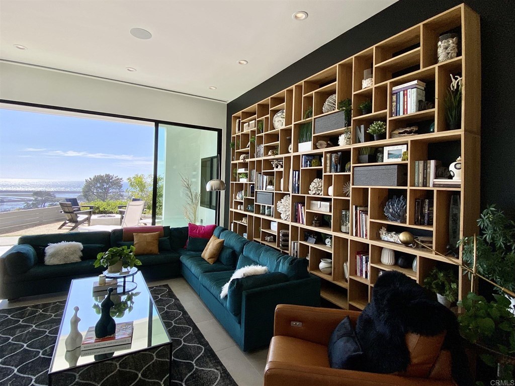 12894 Via Latina Del Mar, CA 92014 - Photo 6 of 20