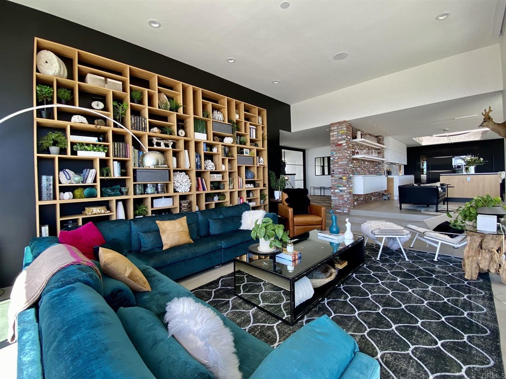 12894 Via Latina Del Mar, CA 92014 - Photo 7 of 20