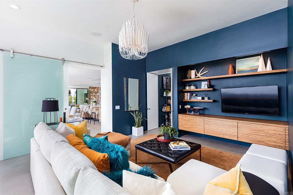 12894 Via Latina Del Mar, CA 92014 - Photo 8 of 20