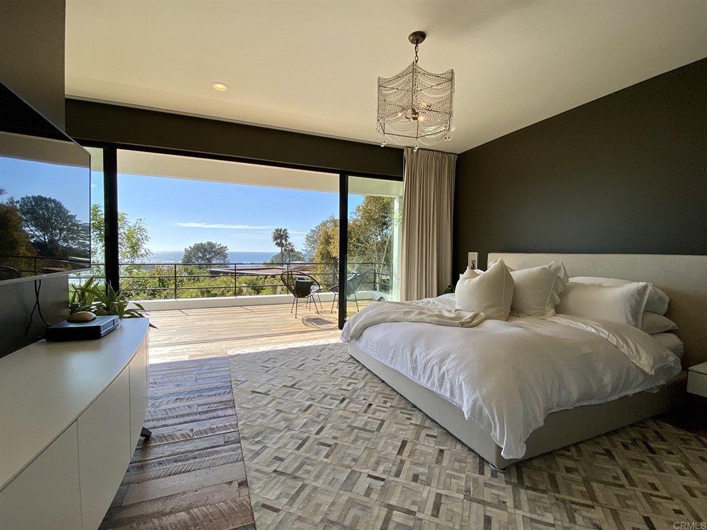 12894 Via Latina Del Mar, CA 92014 - Photo 9 of 20