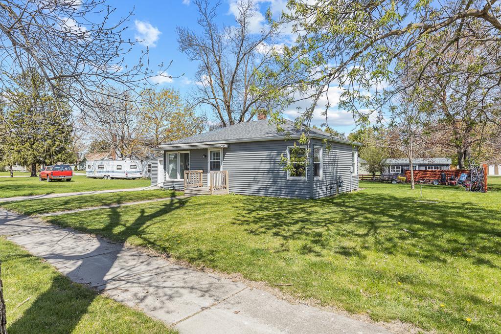 108 Highland Court Tyler, MN 56178 - Photo 4 of 29