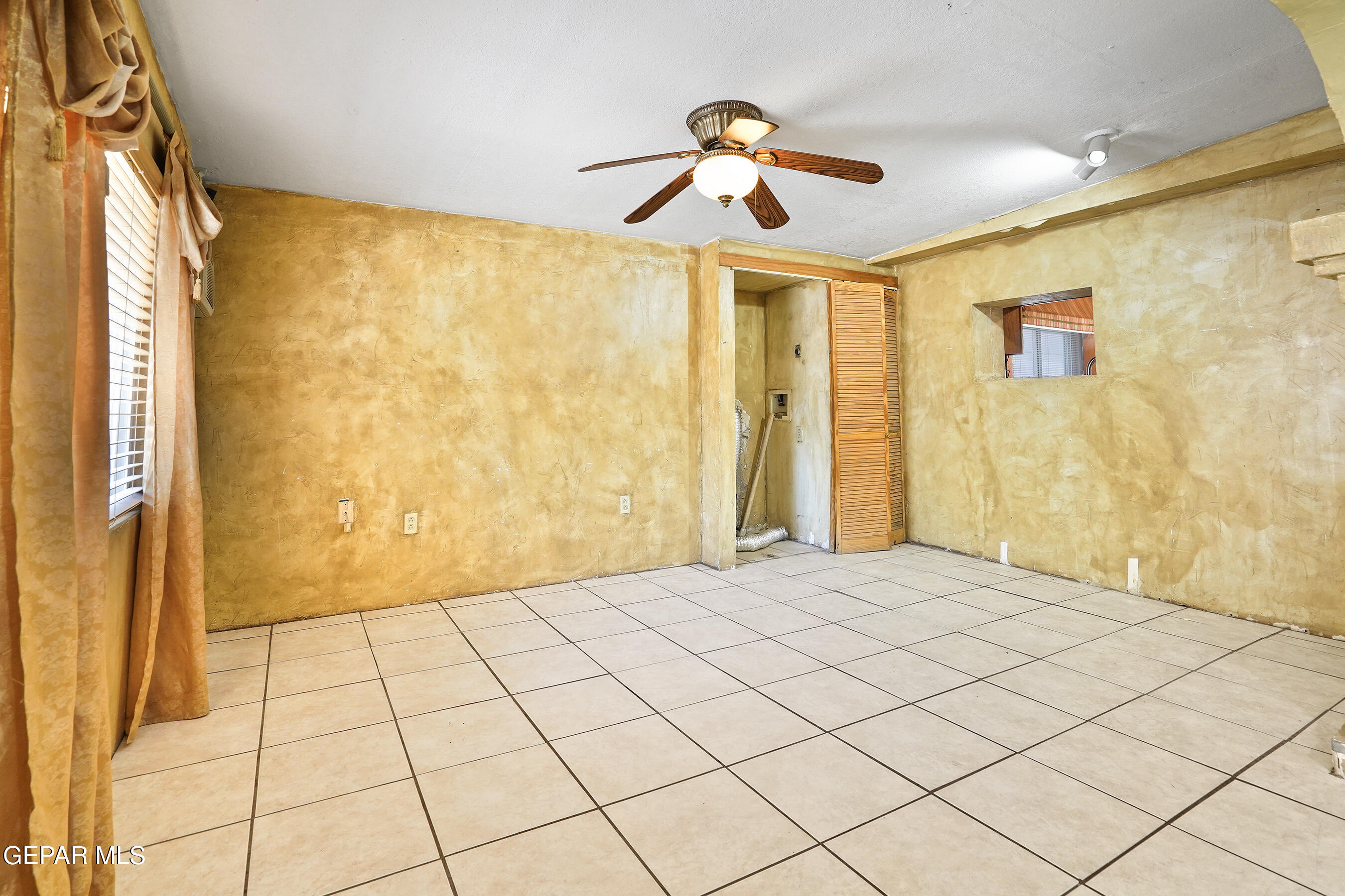306 A Street Southwest Fabens, TX 79838 - Photo 23 of 37 a view of an empty room