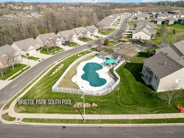 $365,000 | 11212 North Summit Street, Kansas City, MO 64155