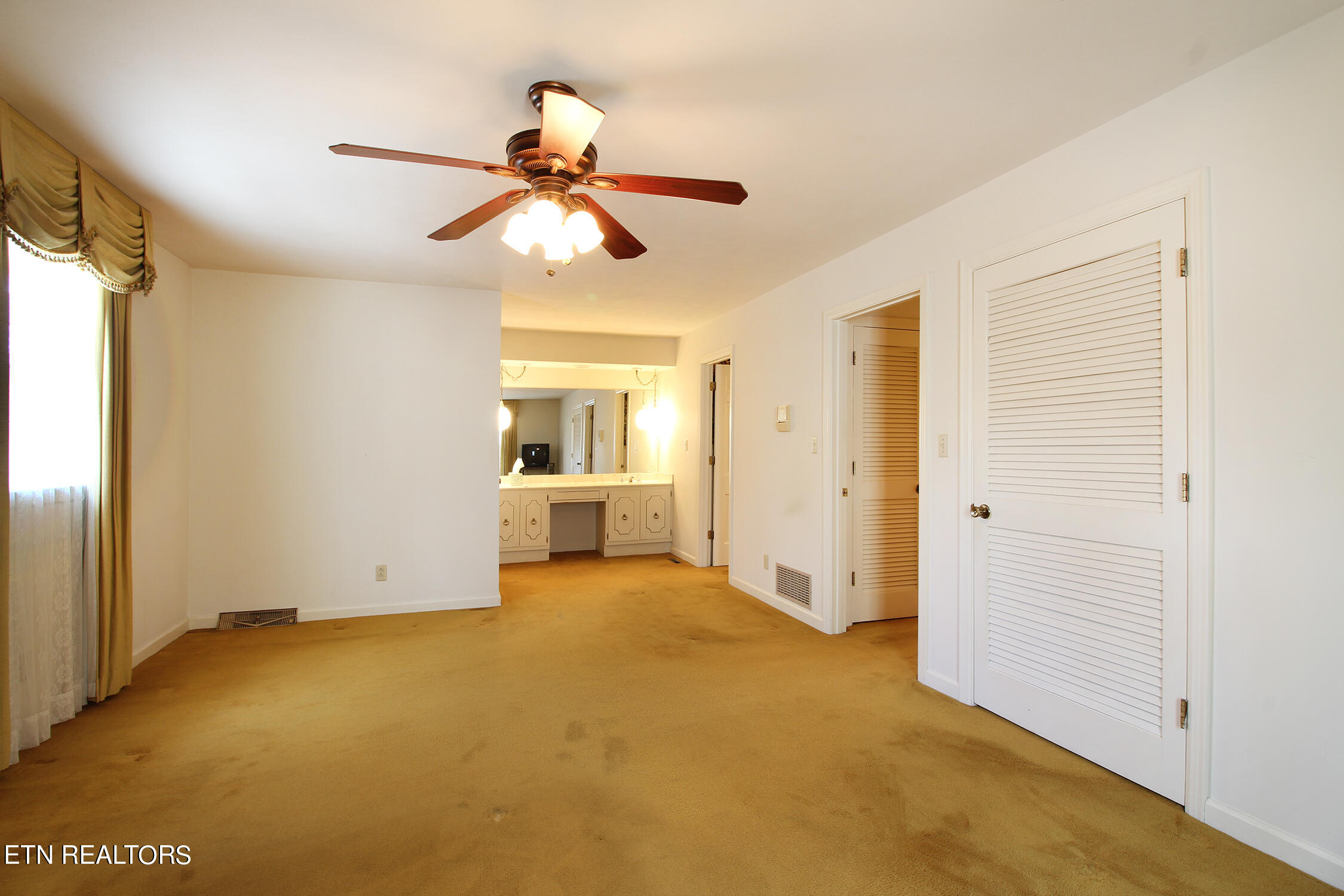 240 Island Ford Road Rocky Top, TN 37769 - Photo 29 of 60 Master Bedroom