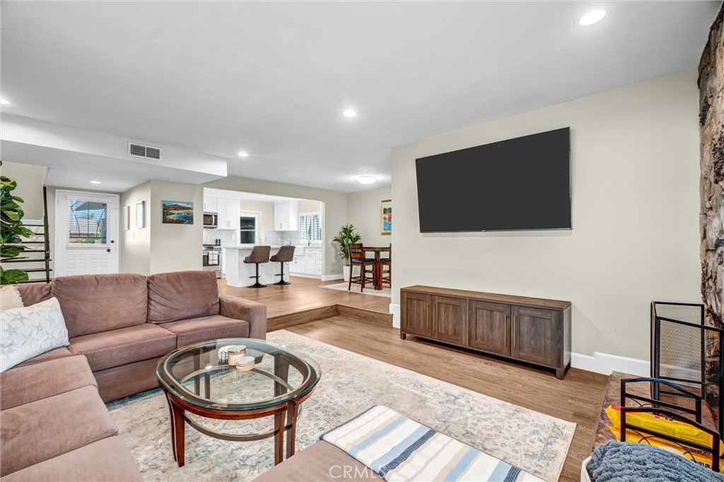 10661 Ritter Street Cypress, CA 90630 - Photo 5 of 32